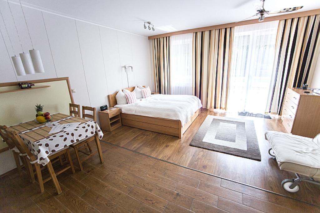 Atmoszfera Apartman Sárvár الغرفة الصورة